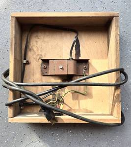 lot 219 image: Vibration Board