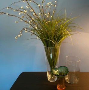 lot 72 image: Glass Decorating Vases