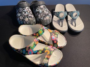 lot 160 image: Croc Sandles, Lined Crocs & Dawgs Sandles