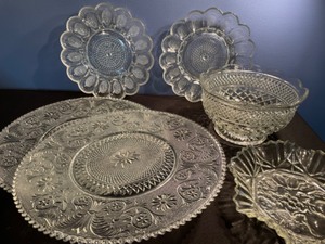 lot 36 image: Entertaining Glass Platters, Bowls, and Egg Plates