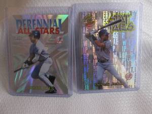 lot 5 image: 2000 Topps Derek Jeter Perennial Al...
