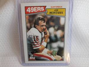 lot 9 image: 1987 Topps Joe Montana  Card...