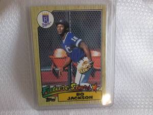 lot 18 image: 1987 Topps Bo Jackson Rookie Card...