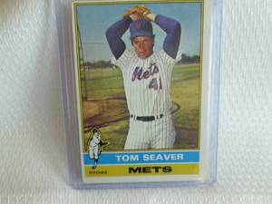 lot 33 image: 1976 Topps Tom Seaver Card...