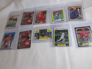 lot 90 image: Assorted Pete Rose Cards...