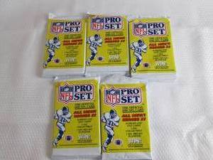 lot 120 image: 5 Packs 1990 Pro Set Football...