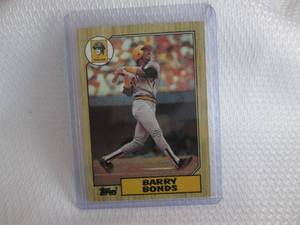 lot 125 image: 1987 Topps Barry Bonds Rookie Card...