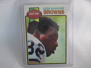 lot 146 image: 1979 Topps Ozzie Newsome Rookie Car...