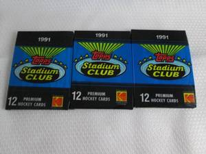 lot 183 image: 3-1991 Topps Stadium Club Hockey Pa...