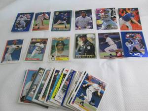 lot 233 image: Assorted Baseball Cards...