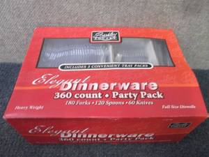 lot 333 image: Berkley Square Elegant Dinnerware P...
