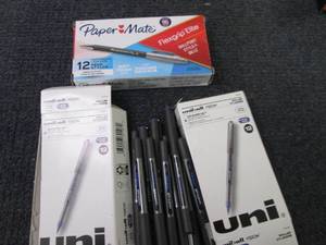 lot 363 image: 22 Uniball Vision Pens, Papermate F...