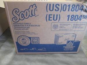 lot 387 image: Scott Essential Multifold Paper Tow...