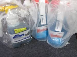 lot 412 image: 2- 32 oz Windex, 1.5 L DiverseyGlan...
