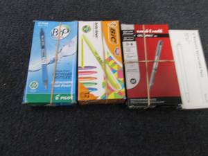 lot 437 image: 4 pks PensHighlighters...