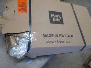lot 440 image: Case of Medium Mark Bric Size Marke...