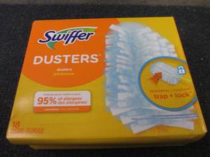lot 446 image: Swiffer Dusters Multi-Surface Refil...