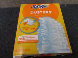 lot 447 image: Swiffer Dusters Multi-Surface Refil...