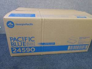 lot 448 image: Case of 4000 Paper Towel Pacific Bl...