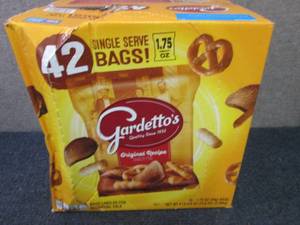 lot 465 image: 42 ct Gardettos Single Serve Bags...