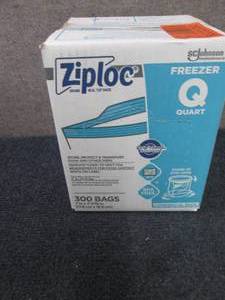 lot 482 image: Case of 300 Ziploc Freezer Quart Ba...