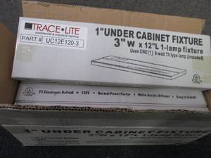 lot 525 image: Case of 4 Trace Lite UC12E120-3 8W ...