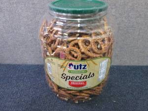 lot 557 image: 52 oz Utz Sourdough Specials Origin...