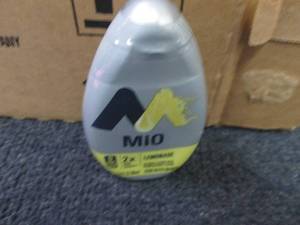 lot 561 image: 8-3.24 oz Mio Lemonade Water Enhanc...