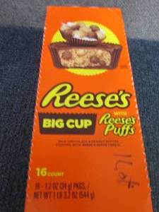 lot 563 image: 16- 1.2 oz Reeses Big Cups with Re...