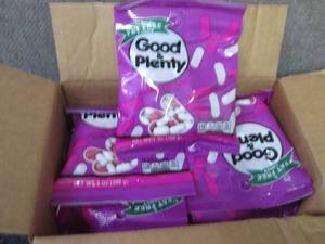 lot 611 image: 12- 7 oz bags Good & Plenty...