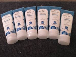 lot 657 image: 6- 8 oz Honest Soothing Therapy Bod...