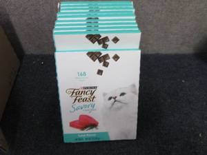 lot 668 image: 10- 3 oz Fancy Feast Savory Tuna Fl...