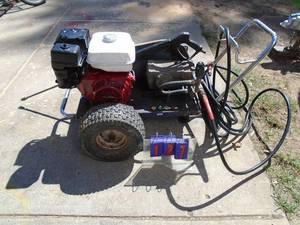 Honda powered 8 hp 4000 psi pressure washer. Starts on ether. Been sitting awhile. Unable to test further. As shown.