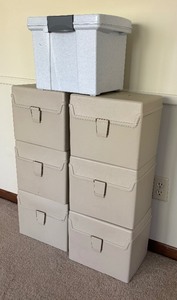 lot 32 image: 7 Plastic File Bins