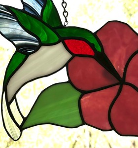 lot 74 image: Stunning Stained Glass Bird Decor