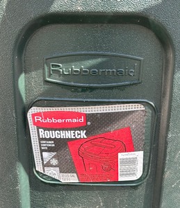 lot 112 image: Two 35 Gallon Rubbermaid Roughneck Containers