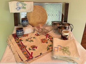 lot 42 image: Fun Vintage Items