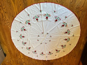 lot 43 image: Vintage Round Embroidered Table Linen