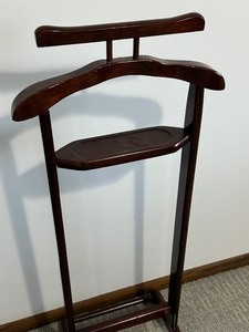 lot 48 image: Vintage Butlers Stand