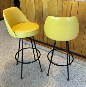 lot 3 image: Pair of Retro Swiveling Barstools
