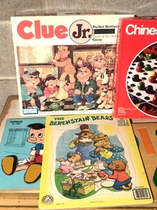 lot 123 image: Vintage Games, Puzzles and More