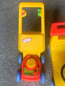 lot 100 image: Three Little Tikes Toys