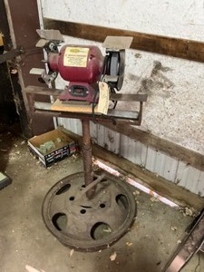 lot 3 image: 6 BENCH GRINDER