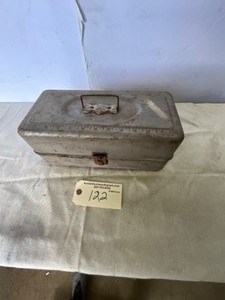 lot 122 image: Vintage Tin Tackle Box 14 x 6 x 6 12
