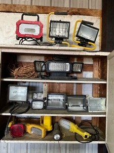 lot 127 image: 13  Work Light  Battery Outside Lights & Plug in Style