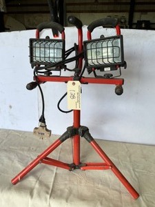 lot 128 image: Work Light Commercial Electric