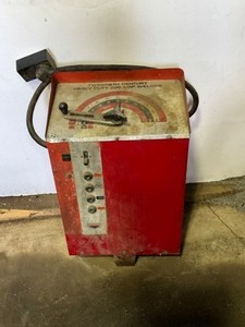 lot 129 image: Twentieth Century Heavy Duty 295 amp Welder with Leads