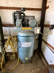 lot 142 image: Air Compressor 5 hp powered 220 single phase