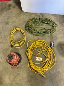 lot 144 image: Lot of 4 Extension Cords
