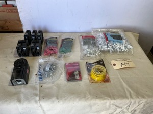 lot 147 image: New Wire Connectors, Primary Wire Square - D - Breakers